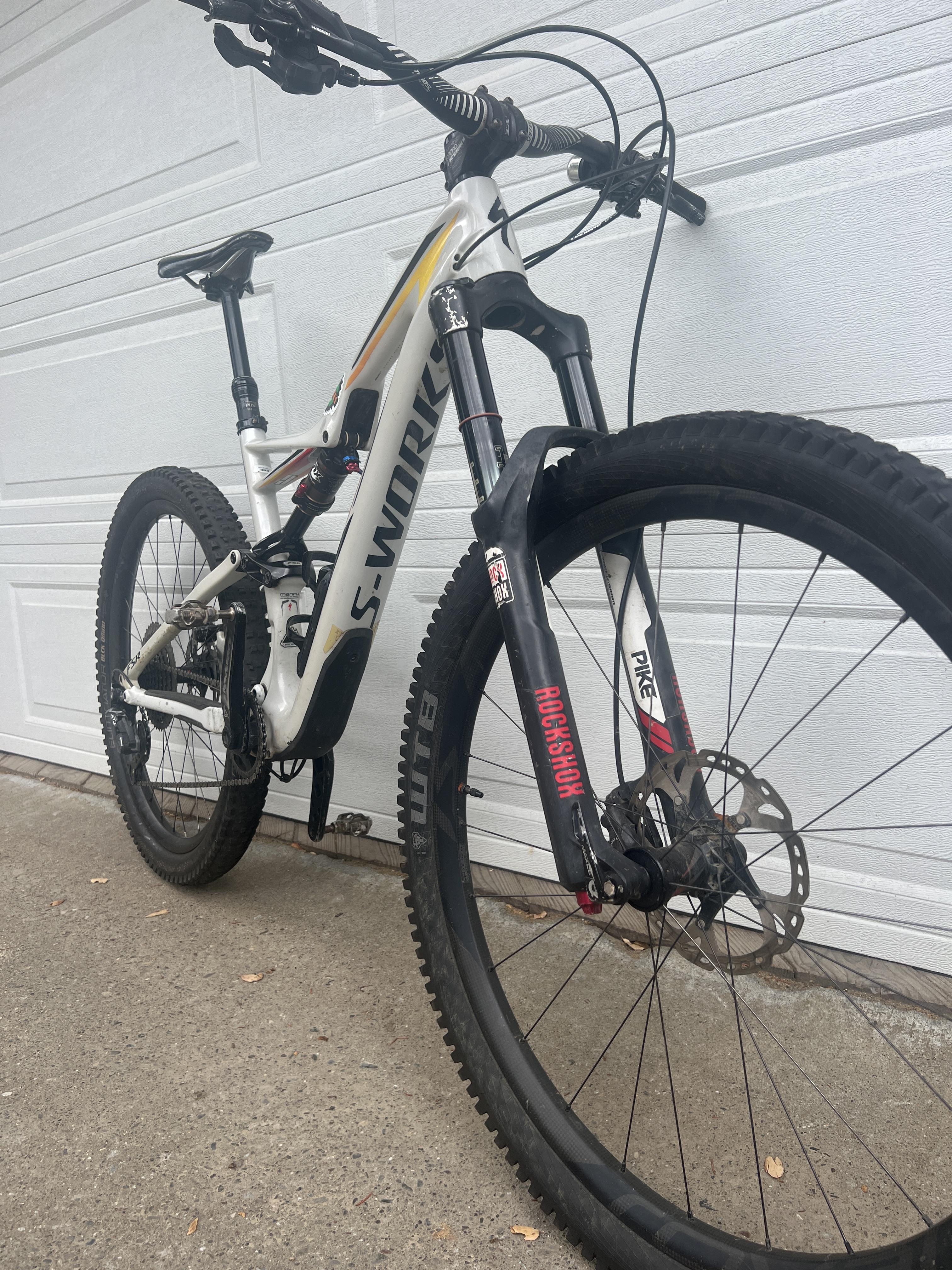 2016 Specialized Stumpjumper SWorks - Trail Full Suspension Bikes