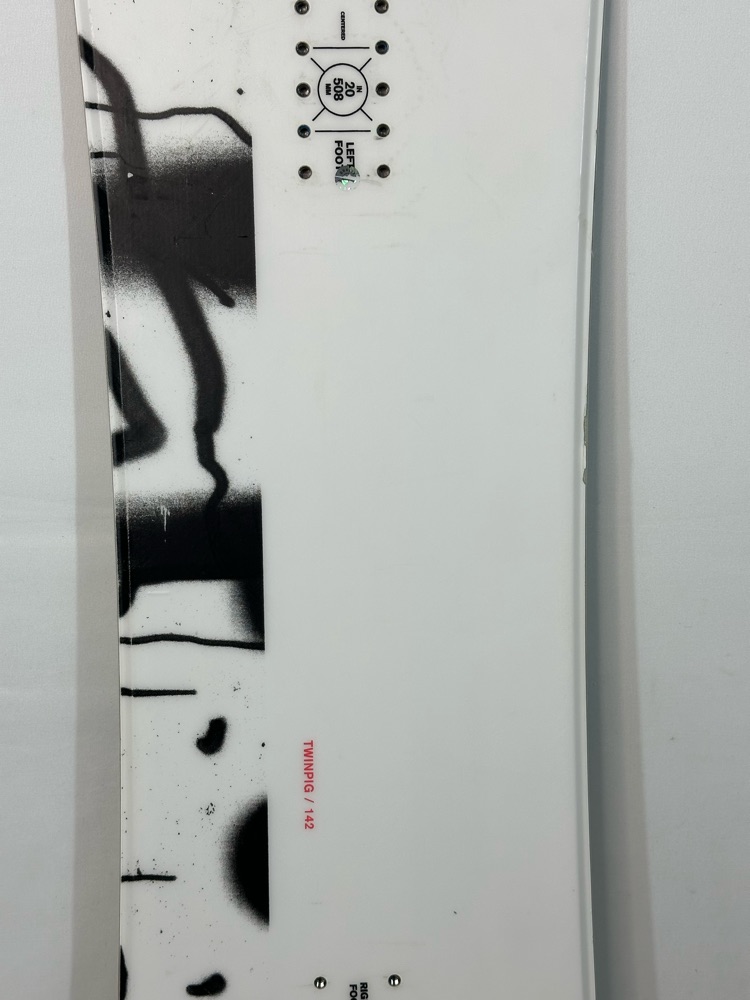 2275 Ride Twinpig Men's Snowboard 142 cm 2024 - Snowboards | SENDY