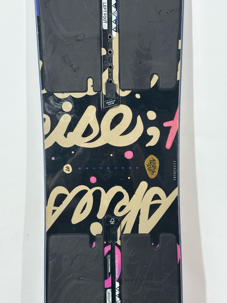 2467 Burton Socialite Flat Top Womens Snowboard Size 147 cm 2017