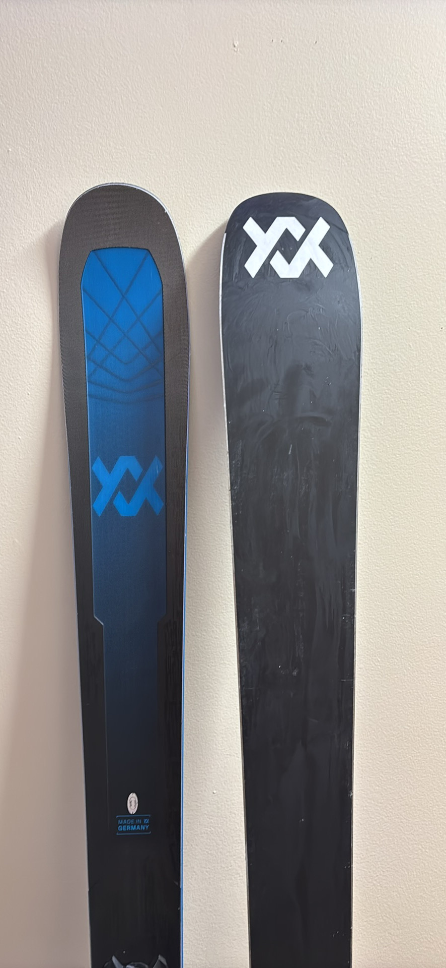 Volkl Mantra 88 170 and Griffon 13 - Skis | SENDY
