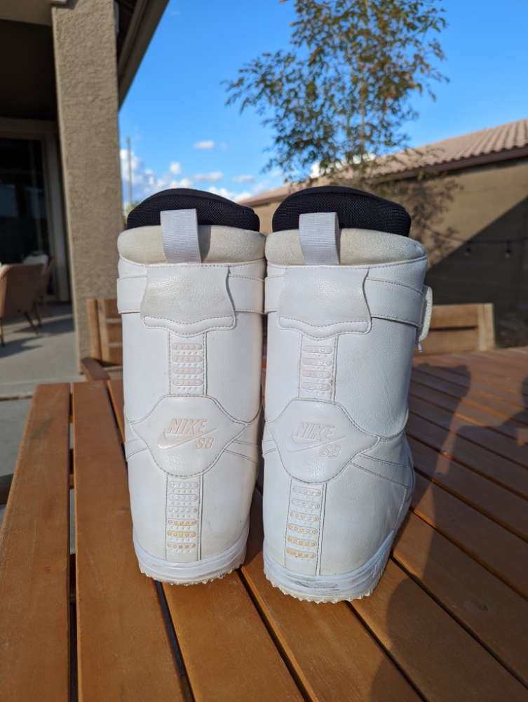 nike zoom force 1 snowboard boots white