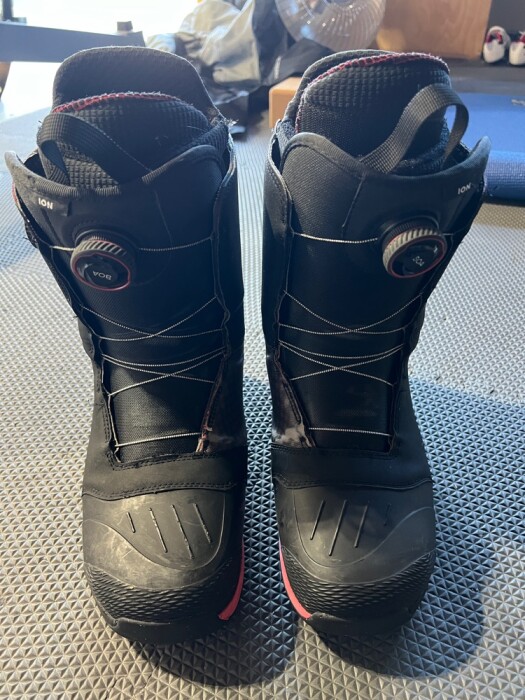 2018 burton dual boa snowboarding boots Ion Snowboard The Burton Moto Boa Snowboard Boots and their Total Comfort Construction with Imprint 1 Liner keep your heels Nitro Chase Boa Snowboard Boots