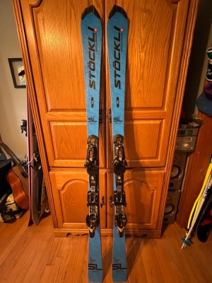 Stöckli LASER SL FIS 155cm 0hi67l11wtUsdycBGFxsaySSLdCTVA