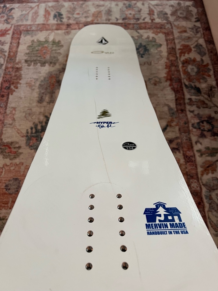 21-22 GNU HYPER 154 Gnu Men's Hyper Snowboard | Snowboards.com