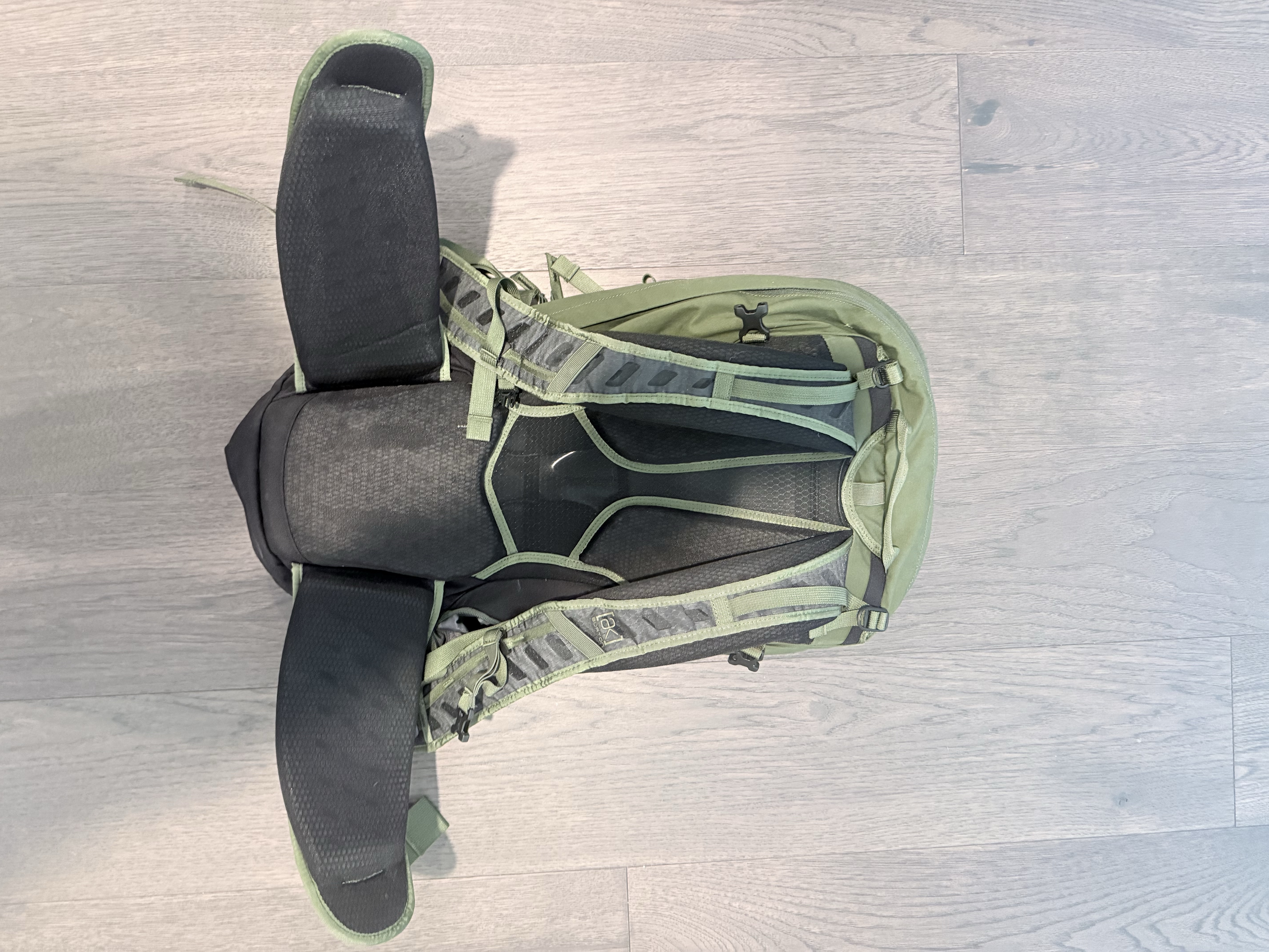 Burton Incline 30L Pack - Snowboard Accessories | SENDY