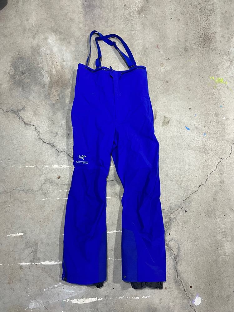 Arcteryx Beta SV Bibs Women's Medium - Ski & Snowboard Pants | SENDY