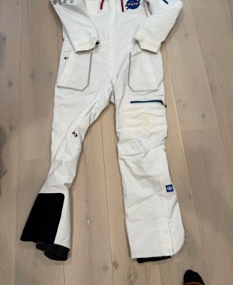 NASA coverall - snowboard 686 - Ski & Snowboard Apparel | SENDY