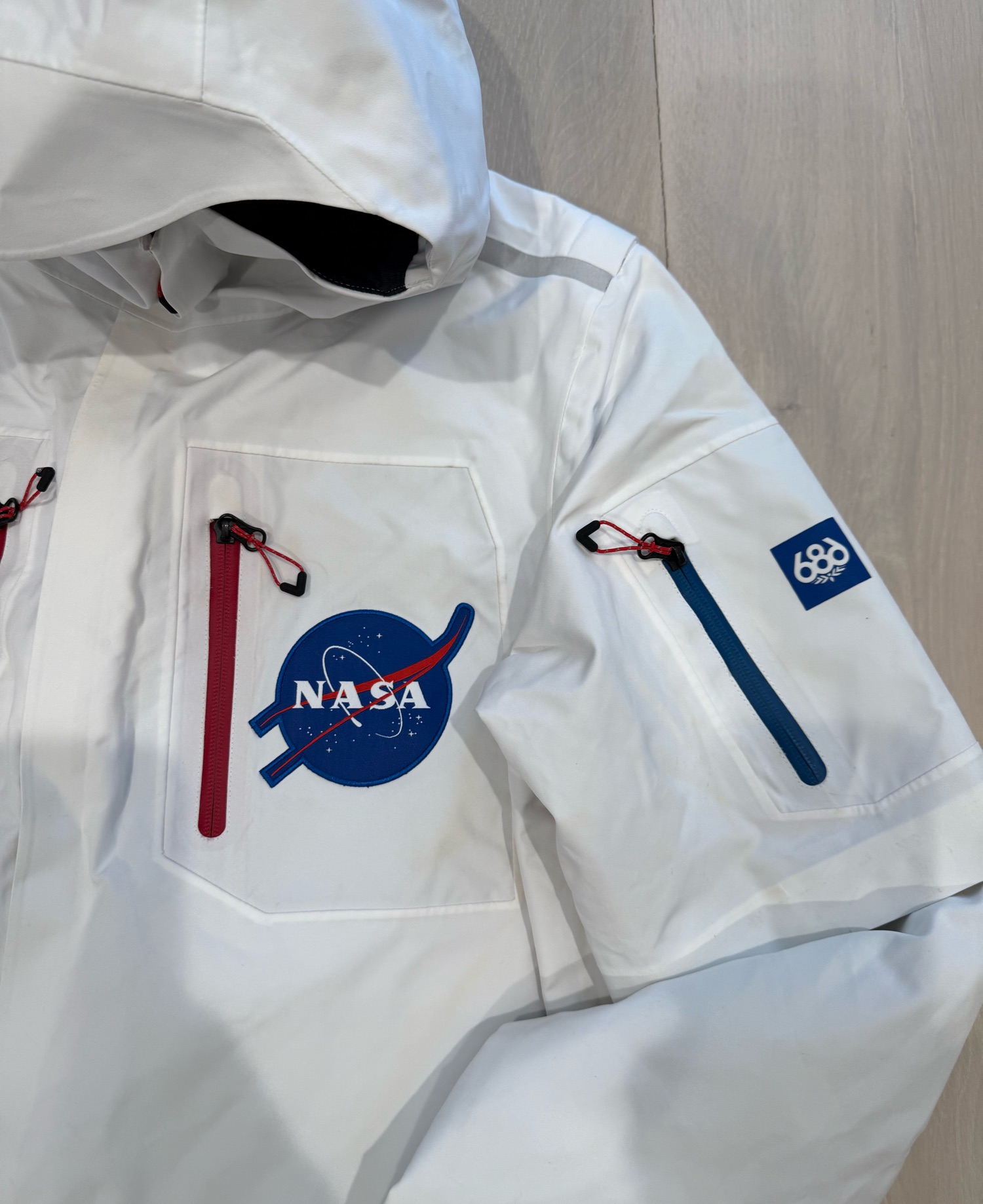 NASA coverall - snowboard 686 - Ski & Snowboard Apparel | SENDY