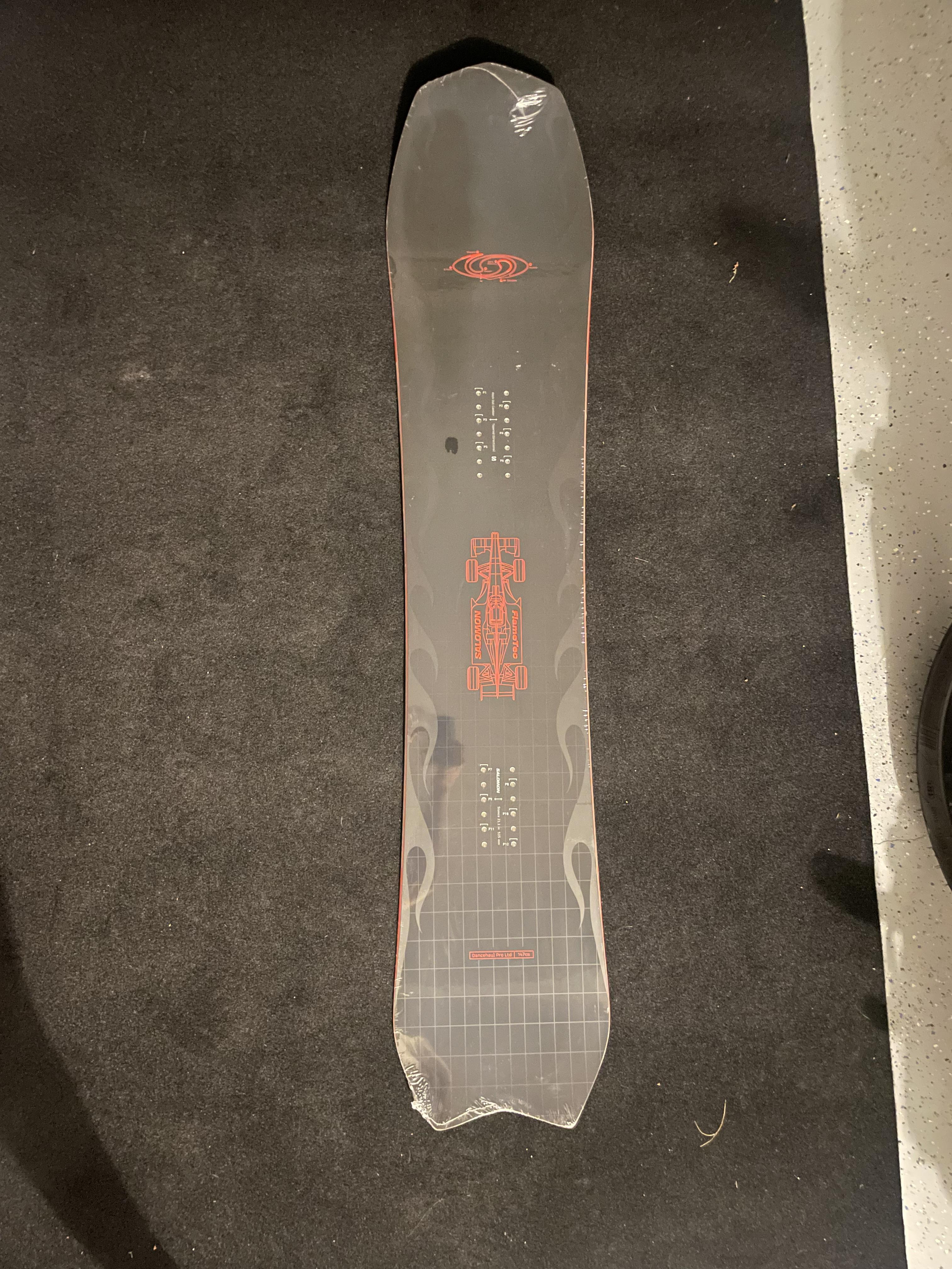 Salomon Dancehaul x Flametec 147 cm - Snowboards | SENDY