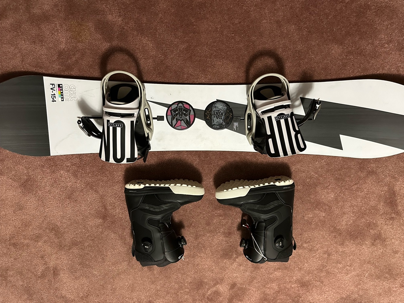 Burton custom 154, cartel-x bindings, vans boots
