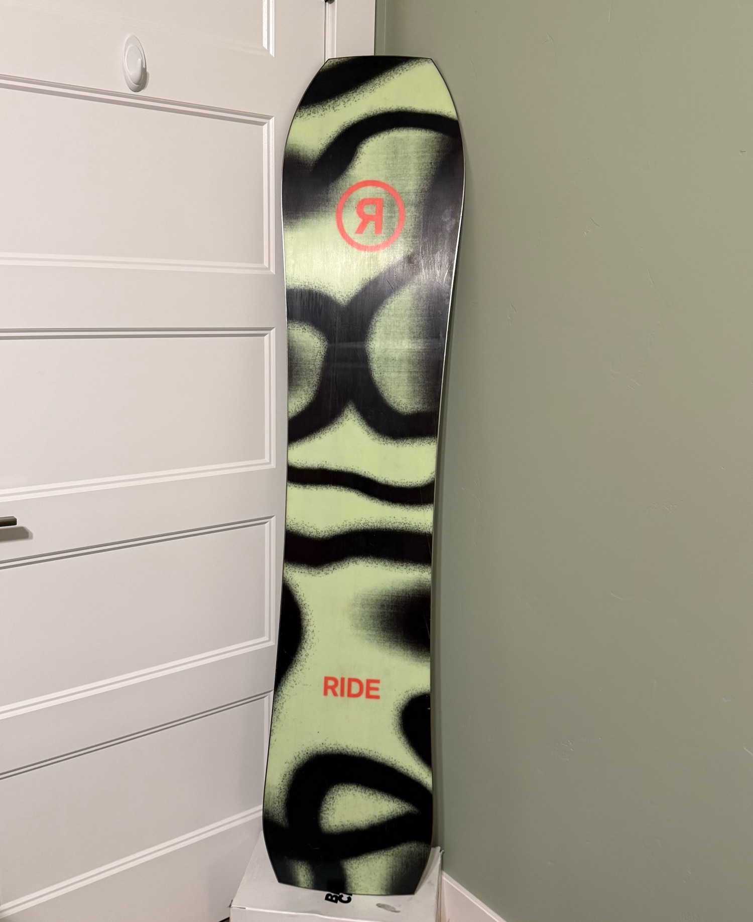 2024 Ride Warpig Size Large - Snowboards | SENDY