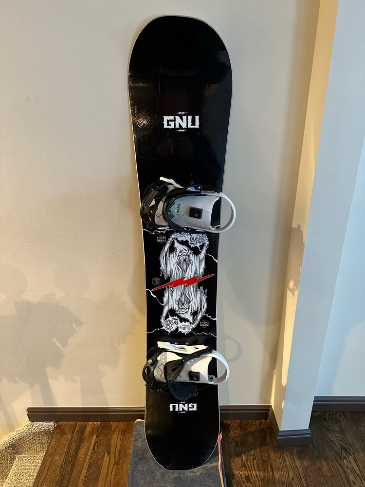 Gnu Riders Choice 157.5 CM 2021 - Snowboards | SENDY
