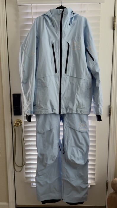 Burton [ak] Hover GORE-TEX 3L Stretch Jacket & Burton [ak