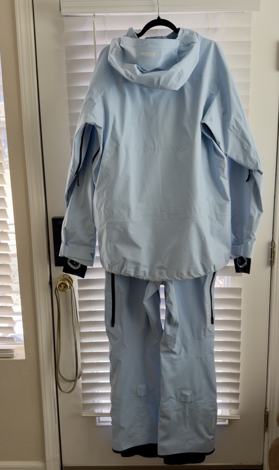 Burton [ak] Hover GORE-TEX 3L Stretch Jacket & Burton [ak