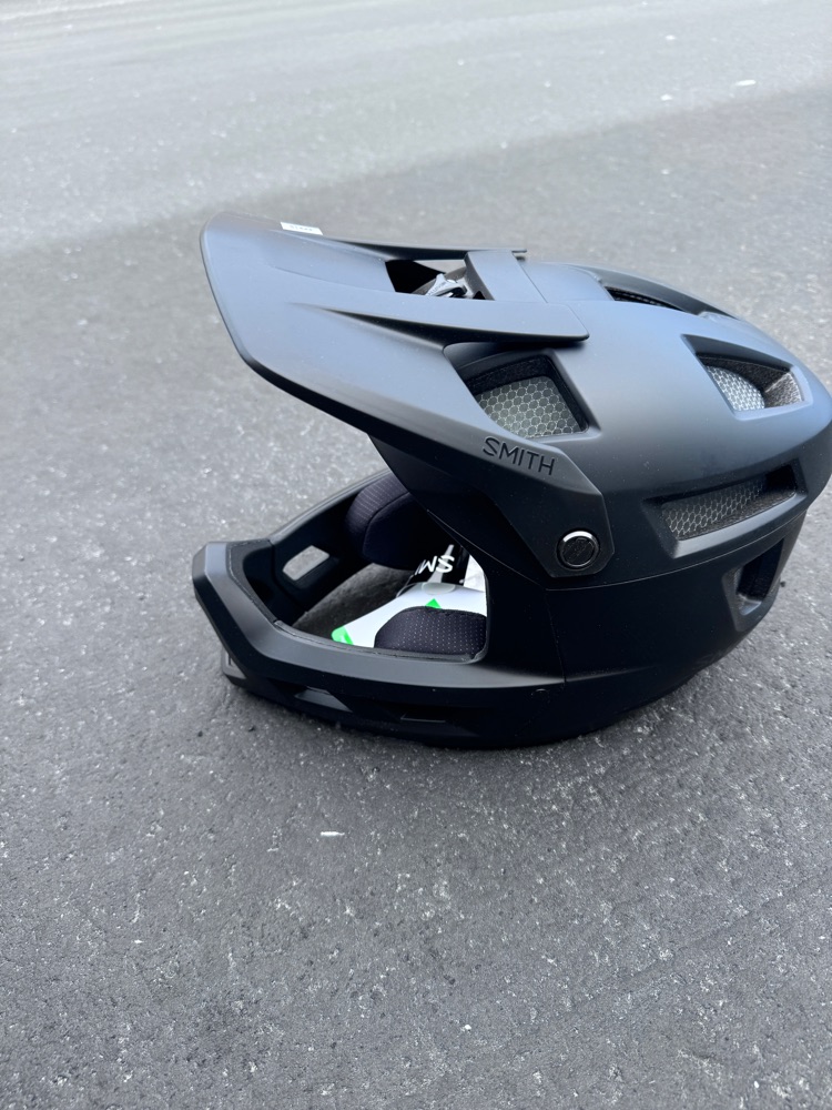 smith full face helmets Mainline MIPS Helmet What Our Gearhead Experts Are Saying Smith Mainline Helmet MIPS ,