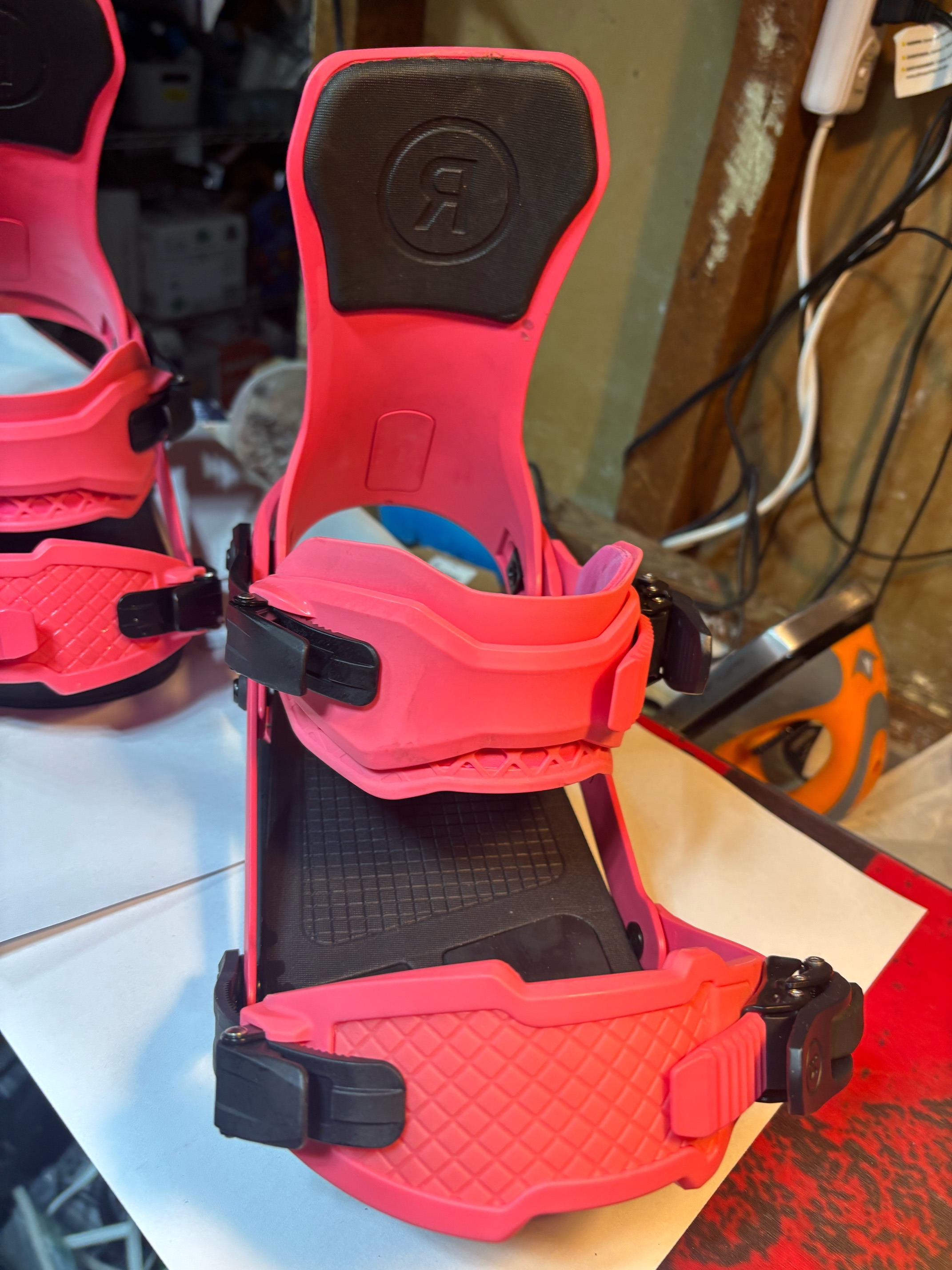 Burton C60（Mサイズ） Burton C60 Snowboard Bindings - Snowboard Bindings | SENDY