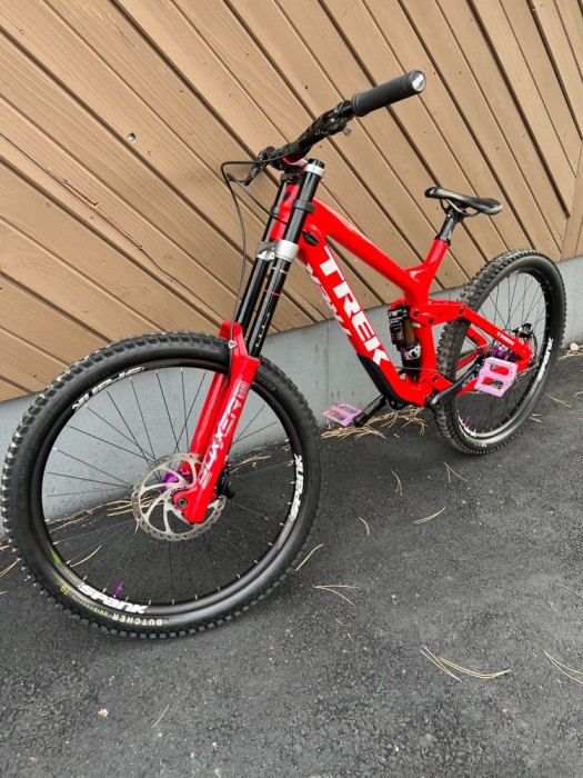 uYCA51JNvdEkiG8pidHoZ4LX07e1pT