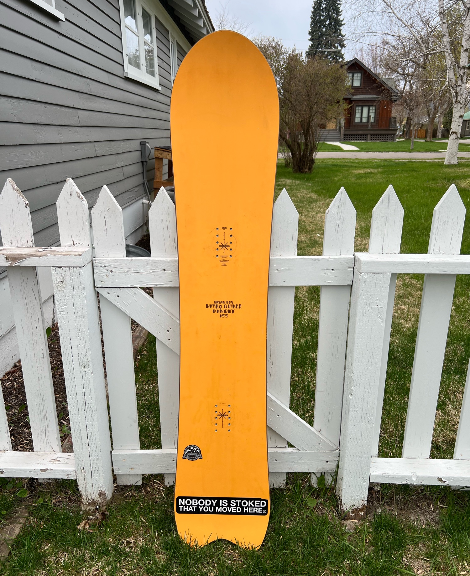 nitro dinghy snowboard QUIVER SERIES 2025 The DINGHY snowboard from Nitro is a versatile board that with its oversized surface will be perfect for riders with a big foot or those who want to improve their turns and edge hold Dinghy 2027