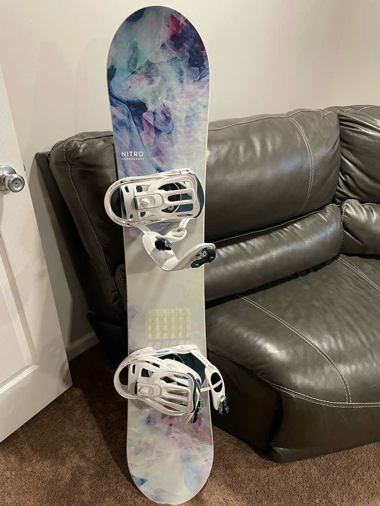 nitro lectra snowboard - womens 2022 Lite Laminates add strength without extra weight Nitro Lectra Women's 22/23