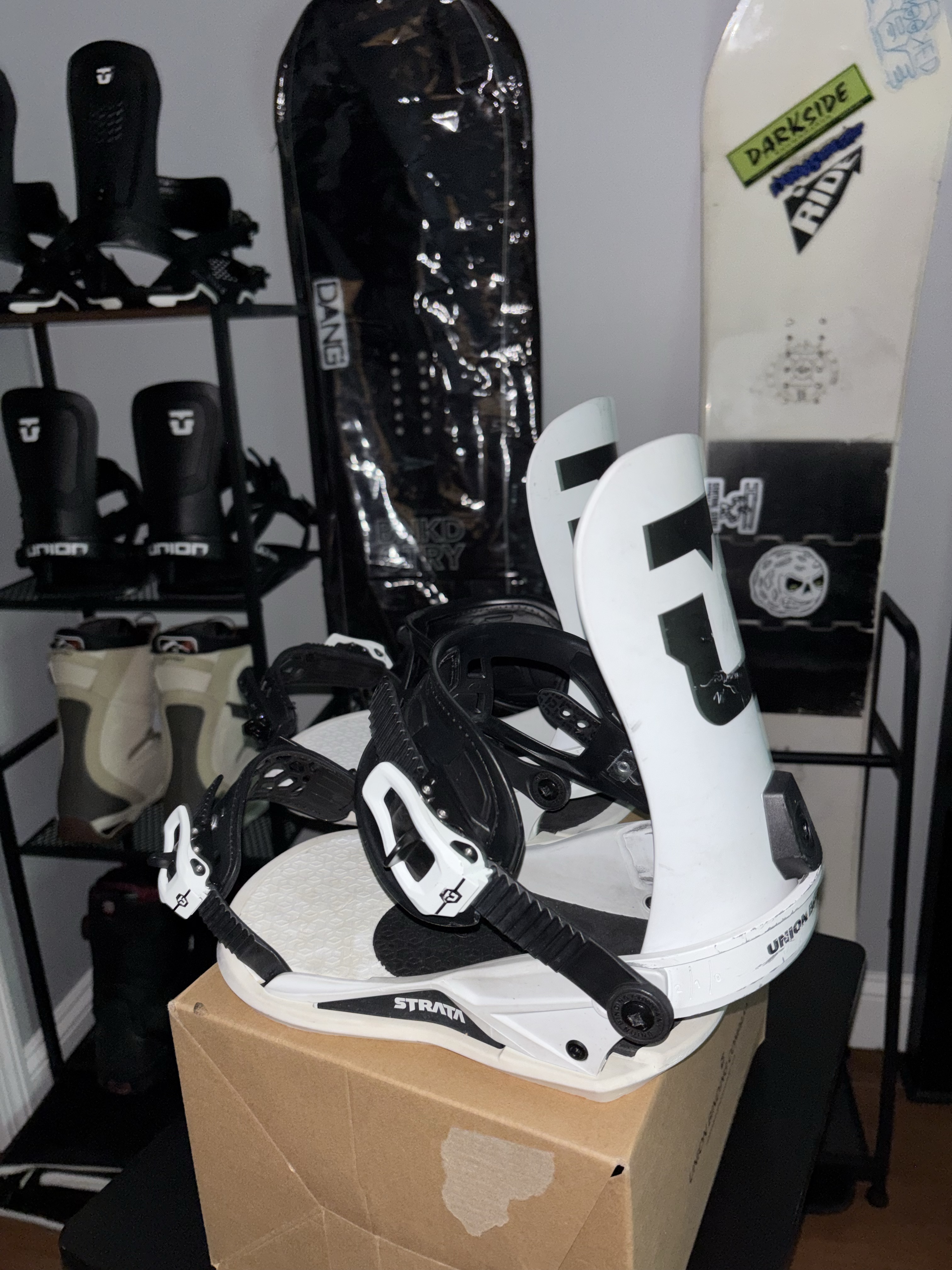 Union Strata Medium Men's - Snowboard Bindings | SENDY