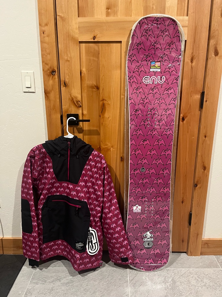 Airblaster X Gnu Gremlin 148 cm - Snowboards | SENDY