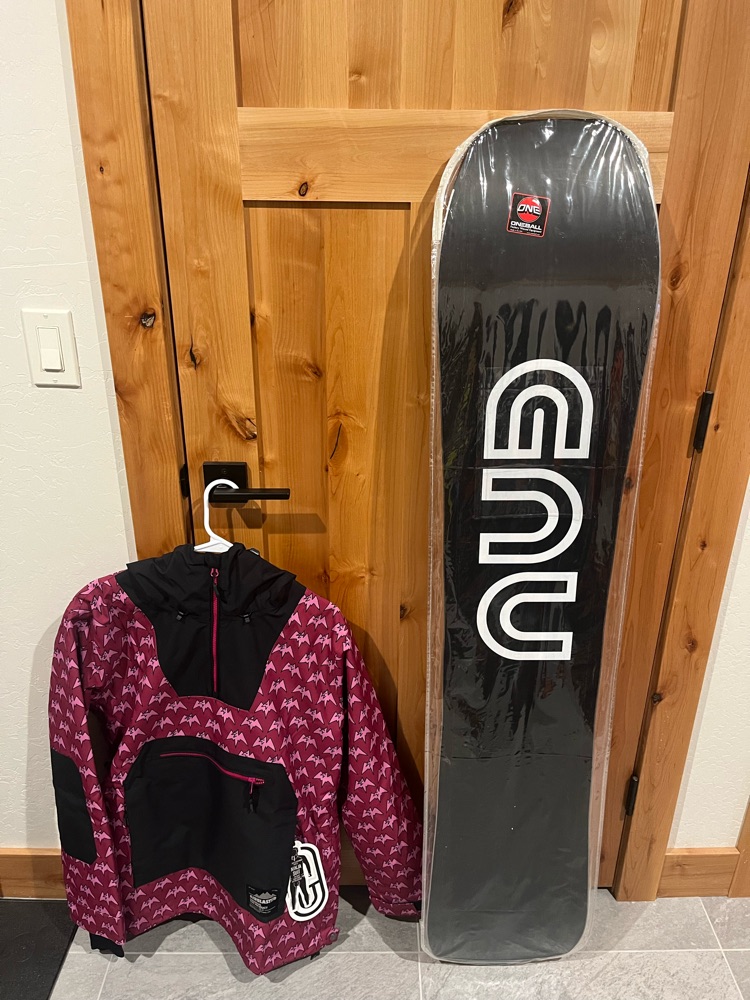 Airblaster X Gnu Gremlin 148 cm - Snowboards | SENDY