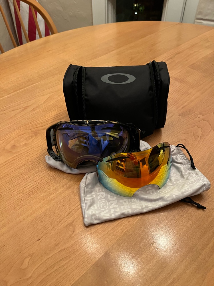 Oakley Shaun White Goggles - Ski & Snowboard Goggles & Lenses | SENDY