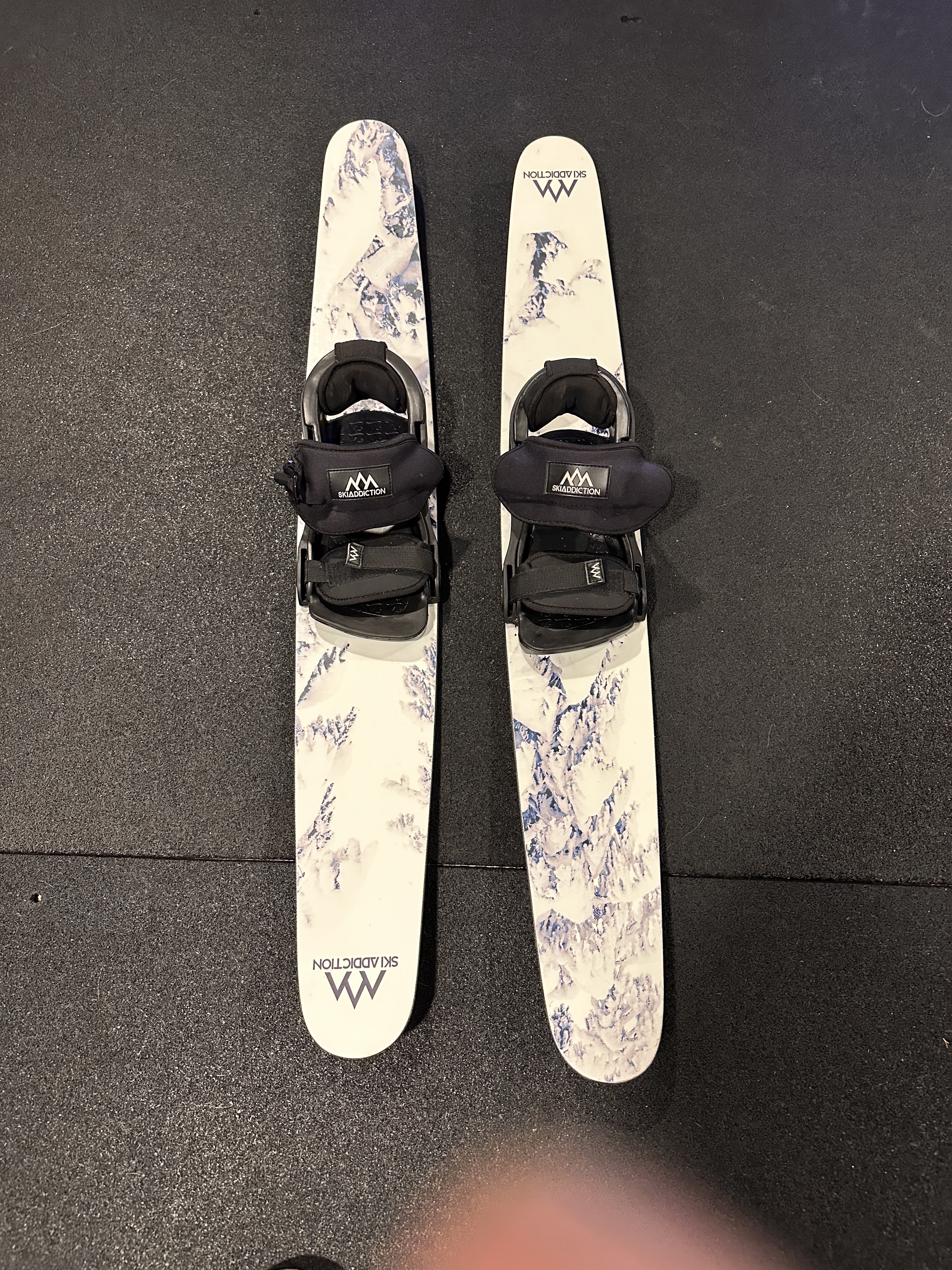 VoLKL Unlimited AC50 Skis - Skis | SENDY