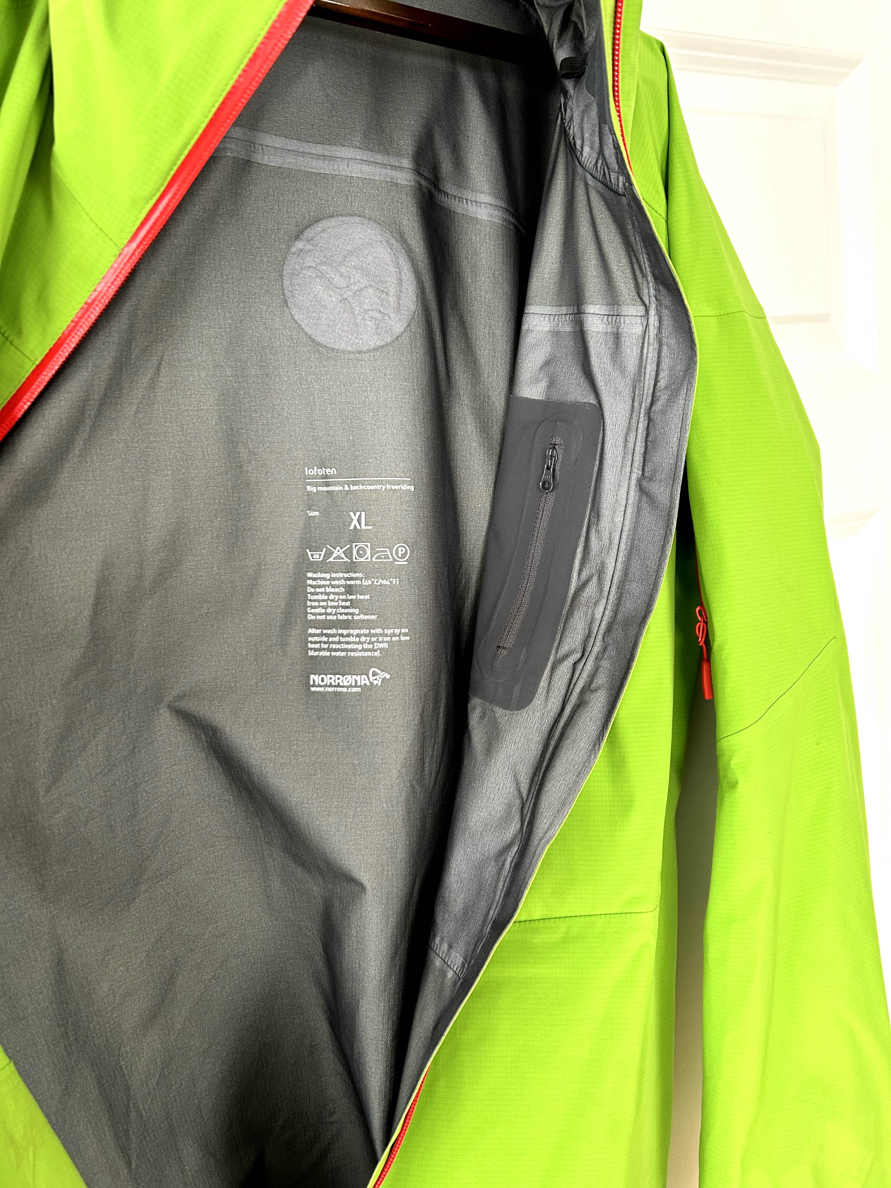 Norona Lofoten Gore Tex OnePiece Suit - One-Piece Snowsuits | SENDY